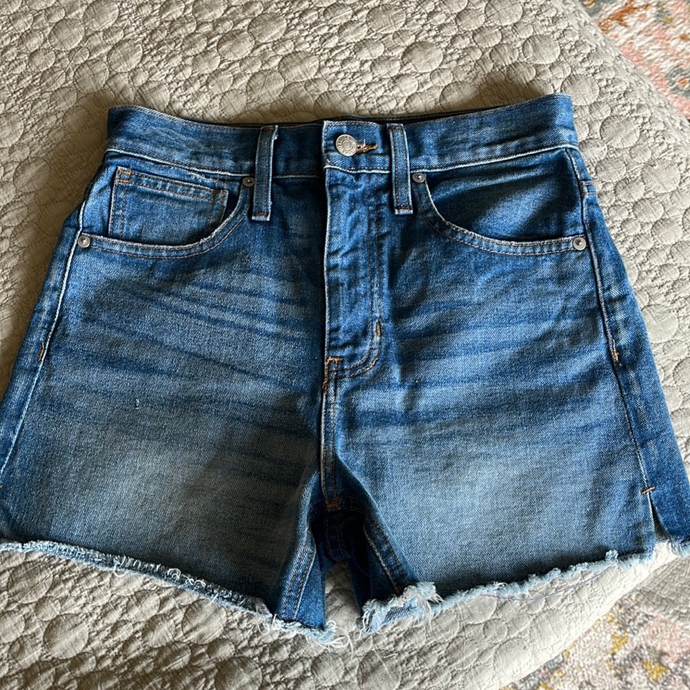Madewell denim shorts. Size 25.
